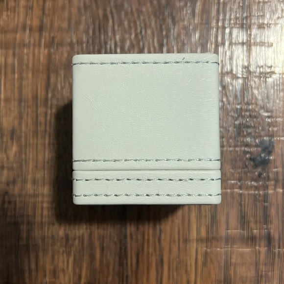 Empty Ring Box - Picture 2 of 4